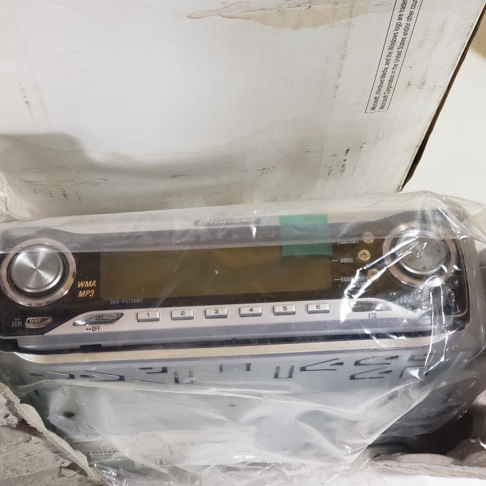 Stereo - Picture 5 of 13